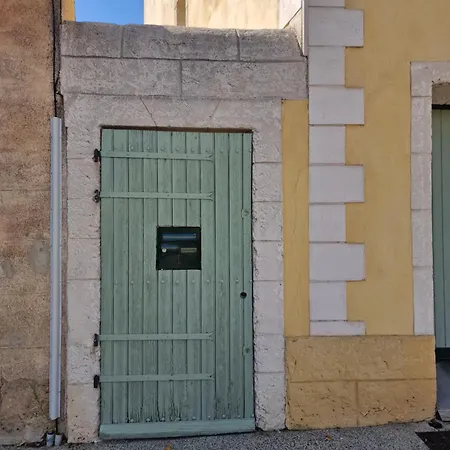 Studio L'olivier Avec Terrasse *